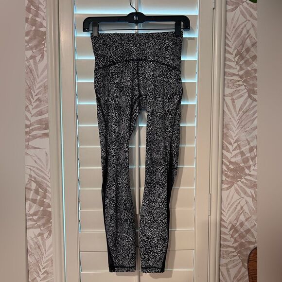Lululemon Train Times Pant 25" Size 4 - Picture 2 of 7